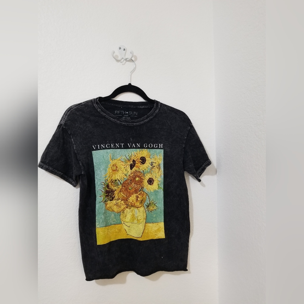 Graphic Tee size small